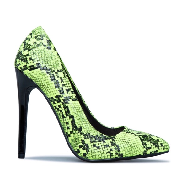 Pretty Mess Pump Pointed Toe Pump - Picture 2 of 7